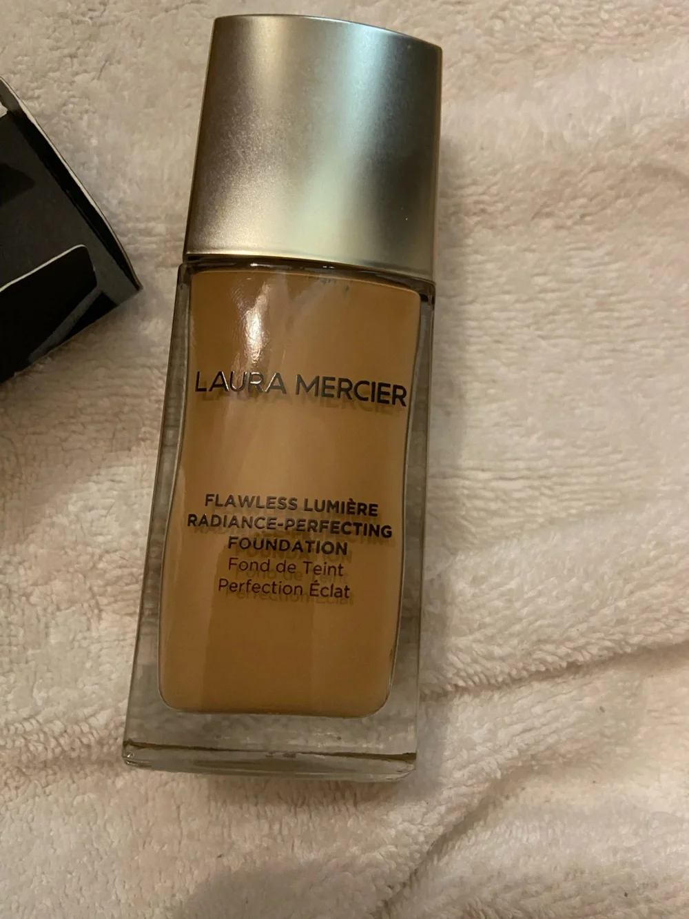 laura mercier Flawless Lumière Radiance-Perfecting Foundation - Bisque